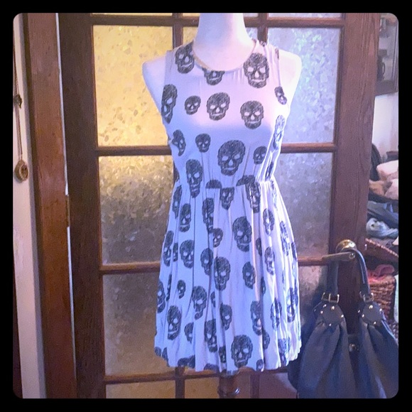 Grey and black skull dress size small. - Picture 1 of 3